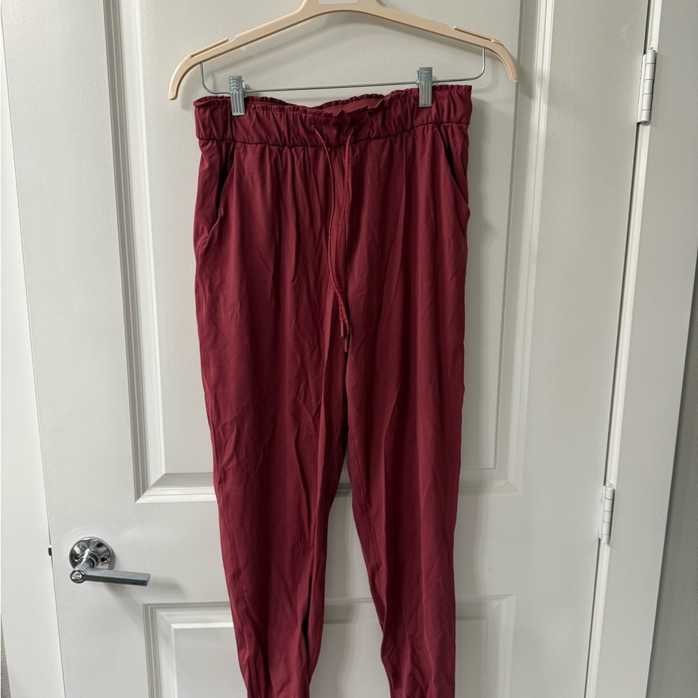 lululemon Women's Joggers in Burgundy Red